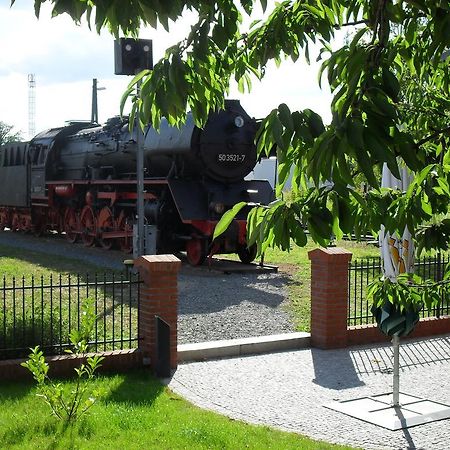 Eisenbahnromantik Hotel Meyenburg  Экстерьер фото